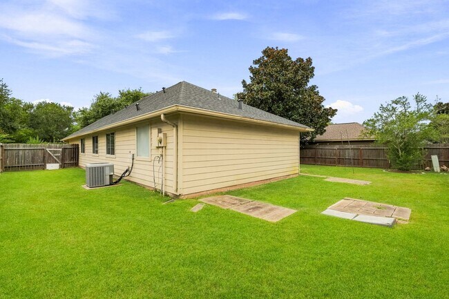 Building Photo - 3710 S Barnett Way