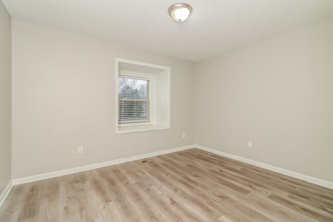 Building Photo - 18 Bramblewood Trail SW