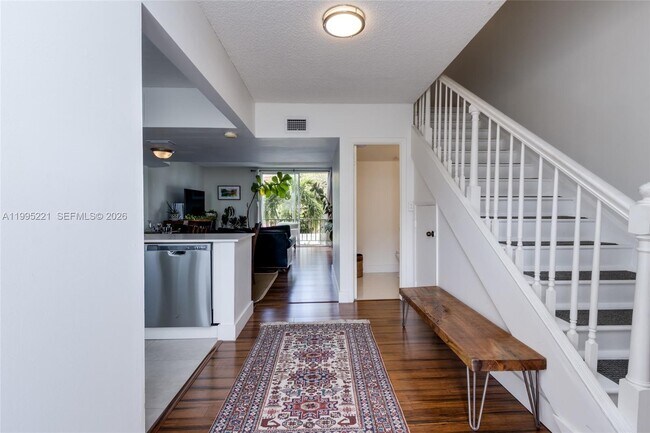 Building Photo - 1651 NE 115th St