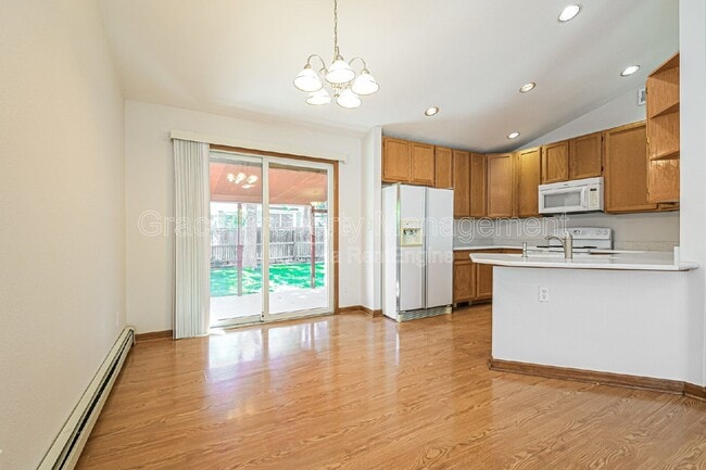 Building Photo - 2586 E 125th Pl