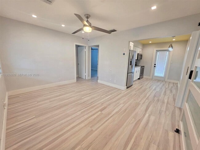 Building Photo - 250 NE 42nd St