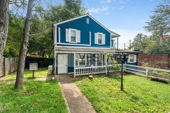 Building Photo - 4 Farrwood Ave