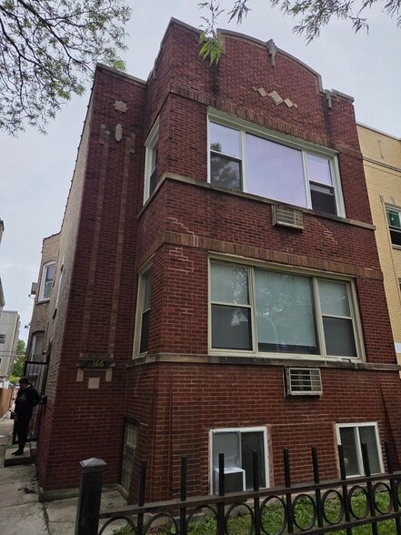 Primary Photo - 6106 N Washtenaw Ave