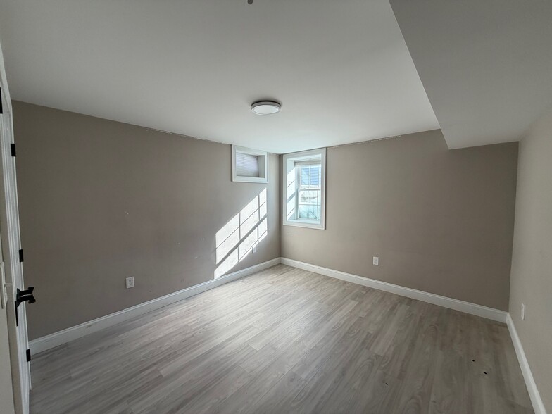 Building Photo - 67 Keayne St