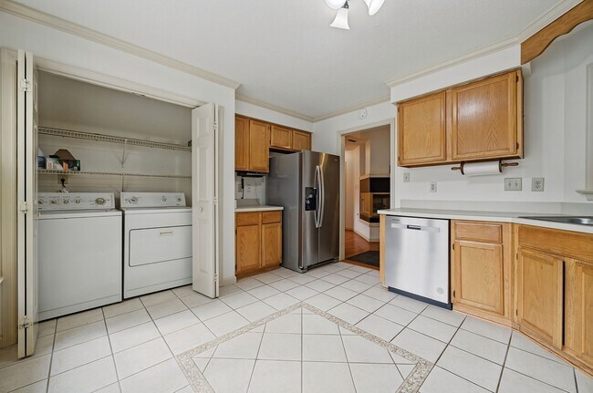 Building Photo - 109 Larkspur Hollow