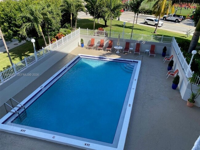 Building Photo - 18001 N Bay Rd