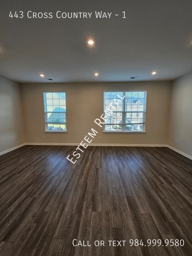 Building Photo - 443 Cross Country Way