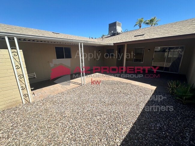 Building Photo - 18841 N Palomar Dr