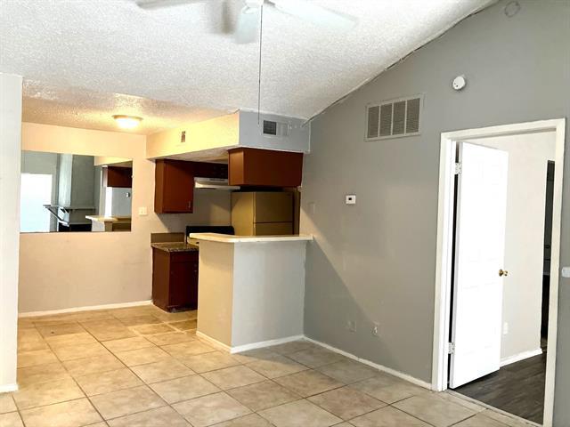 Building Photo - 7152 Fair Oaks Ave