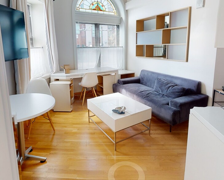 Building Photo - 15 Mount Auburn St