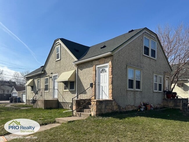 Building Photo - 4001-4003 N Bryant Ave
