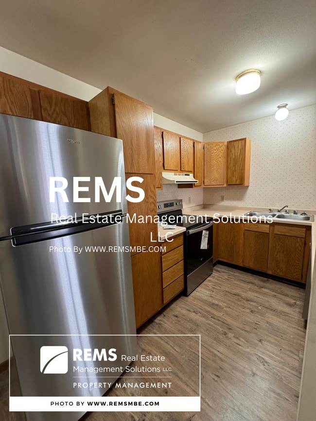 Building Photo - 503 7th St