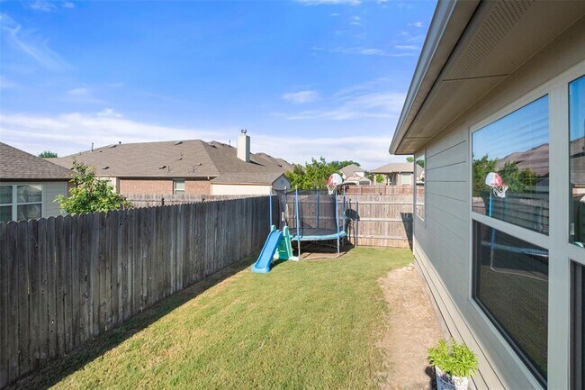 Building Photo - 144 Summer Vista Dr