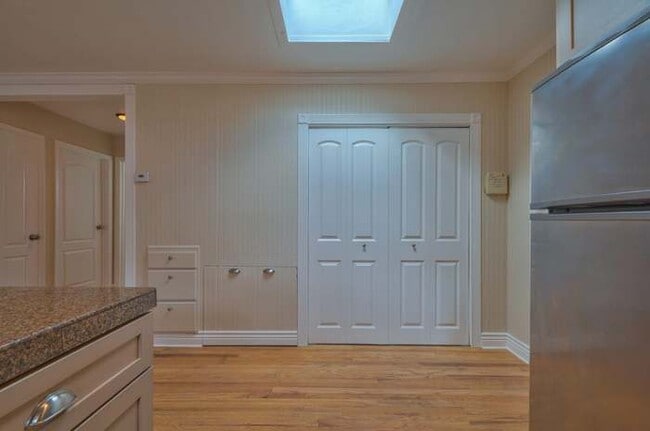 Building Photo - 1209 Darwin St