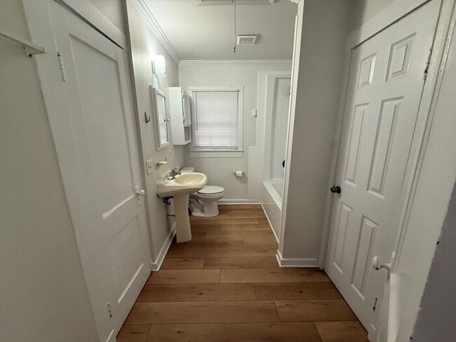 Building Photo - Downtown Pensacola - 2 bedroom, 1 bathroom