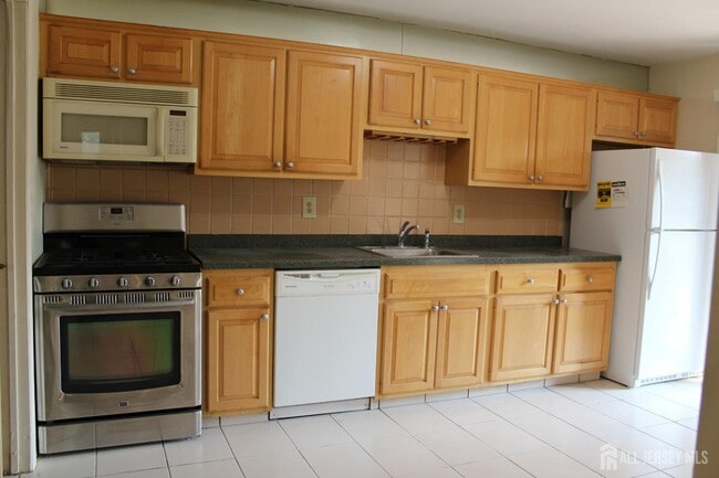 Building Photo - 157 Westgate Dr