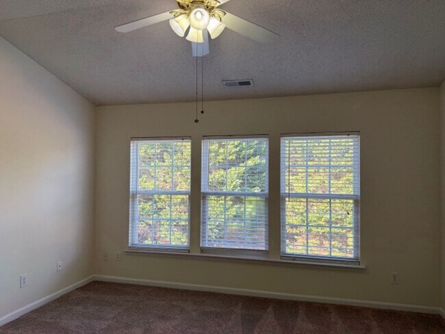 Building Photo - 712ca