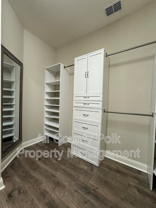 Building Photo - 272 Walkers Point Dr