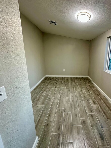 Building Photo - 101 N Seville Dr