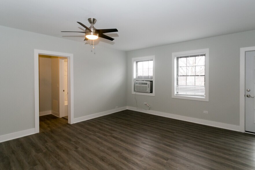 Building Photo - 735 Judson Ave