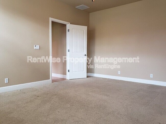 Building Photo - 1473 N Watson Way