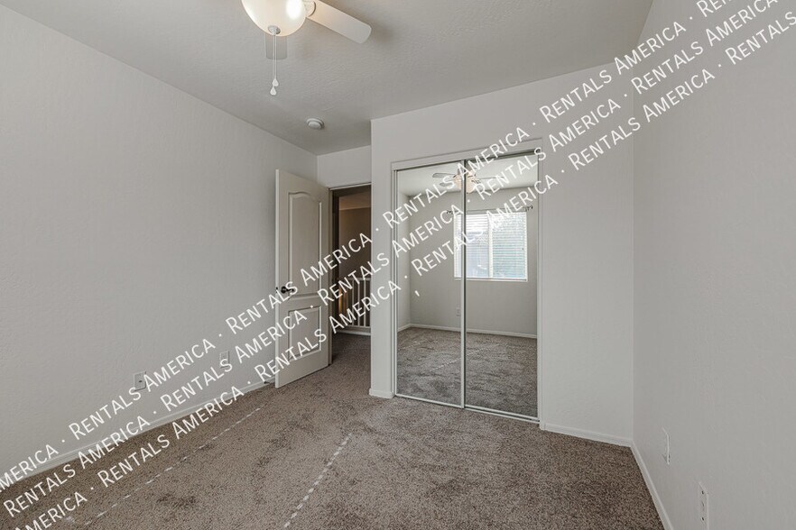 Building Photo - 10146 E Isleta Ave