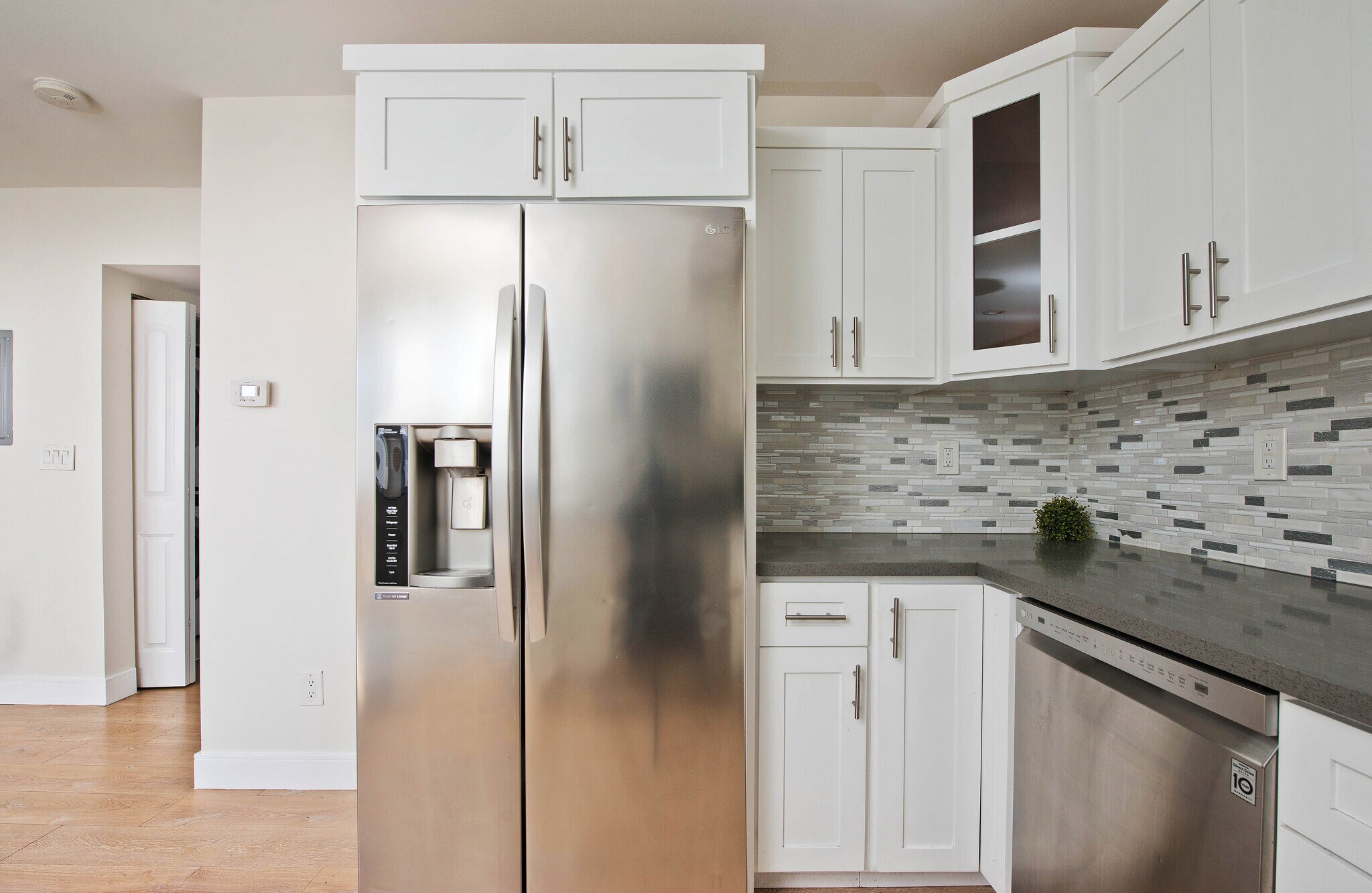 Building Photo - 635 N Harvard Blvd