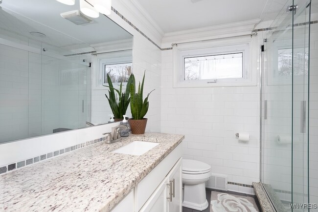 Building Photo - 1090 Stolle Rd