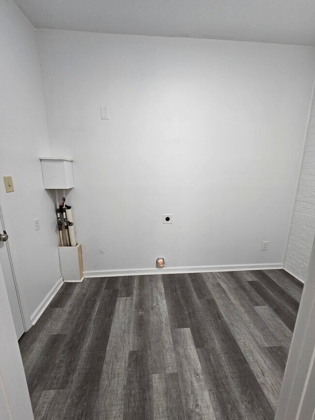 Building Photo - 3120 Phillies Cir
