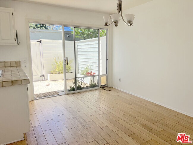 Building Photo - 6232 Tapia Dr