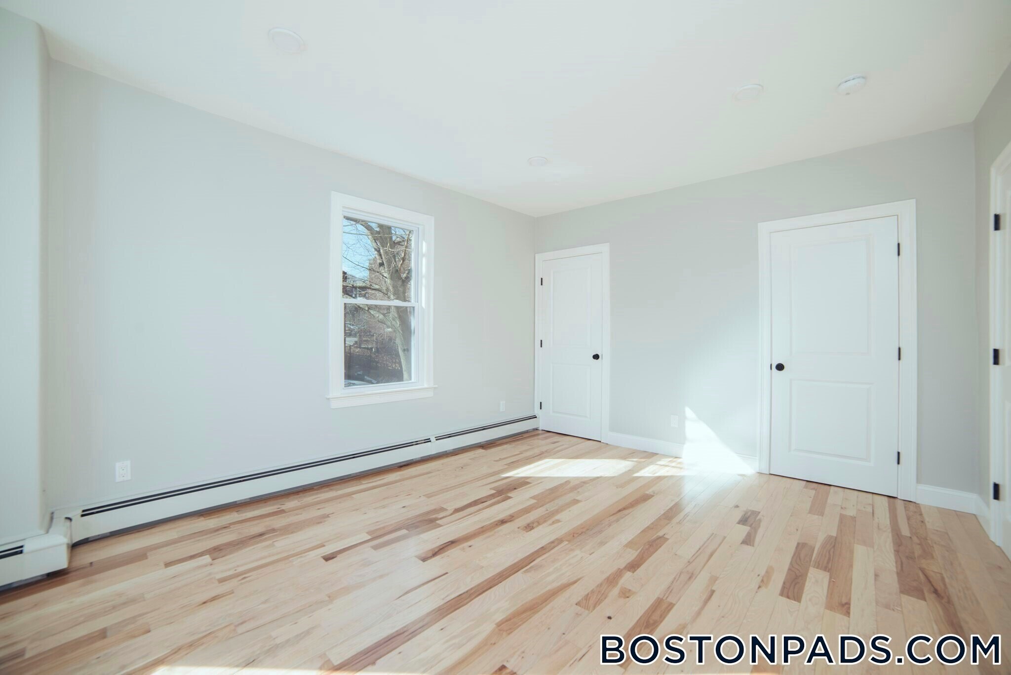 Building Photo - 10 Duffley Ct