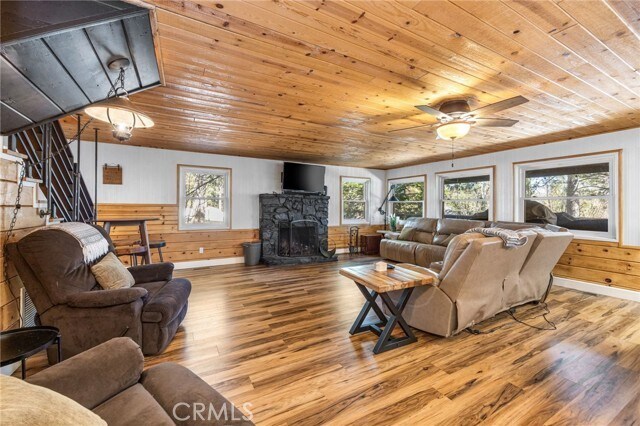 Building Photo - 547 Chipmunk Ln