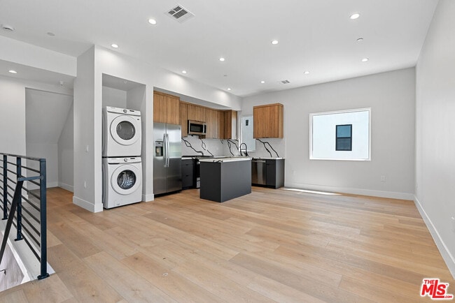 Building Photo - 4714 W 17th St