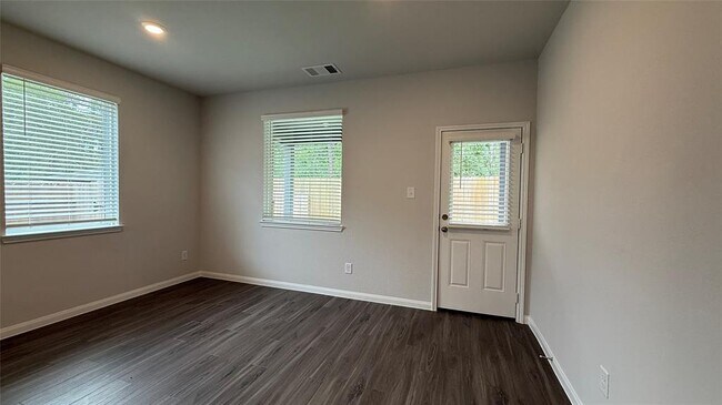 Building Photo - 13260 Musky Dr