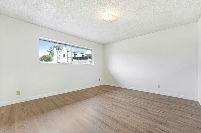 Building Photo - 913 Clay Ct
