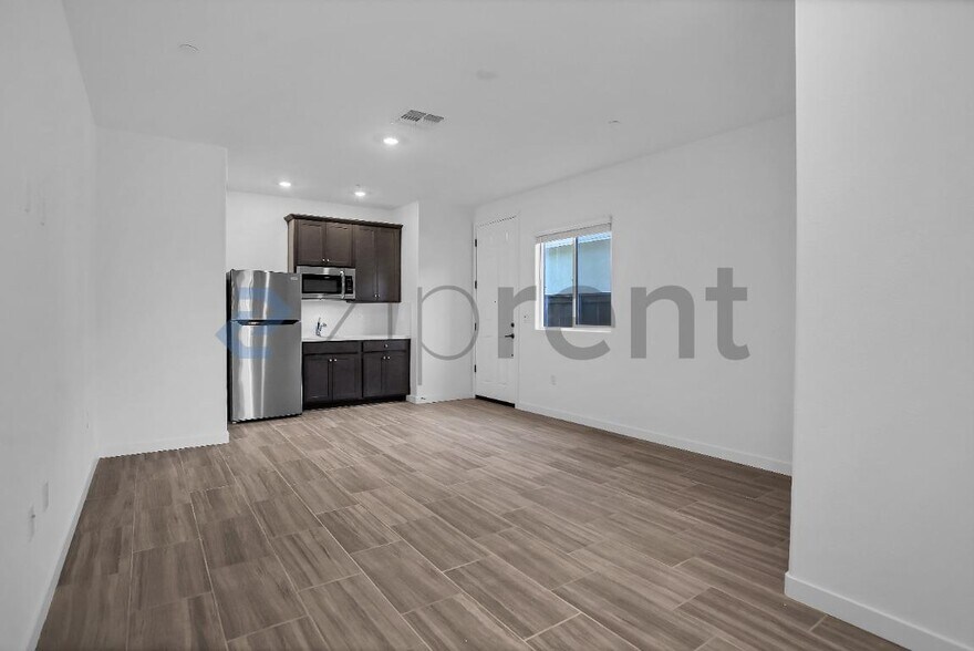 Building Photo - Unit Unit A
