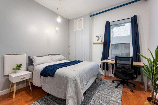 Building Photo - 446 10th Ave