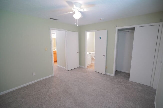Building Photo - 2304 Hartsfield Ct