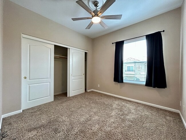 Building Photo - Gated Community! Beautiful 3bd/2.5bth in F...