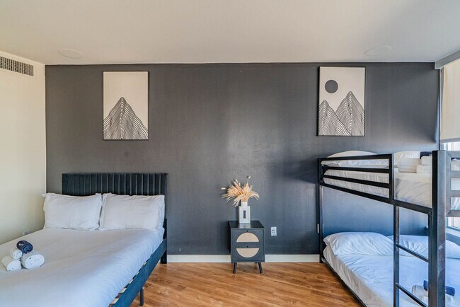 Building Photo - 44 W Monroe St