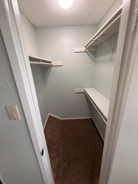 Building Photo - 13616 Dutch Myrtle