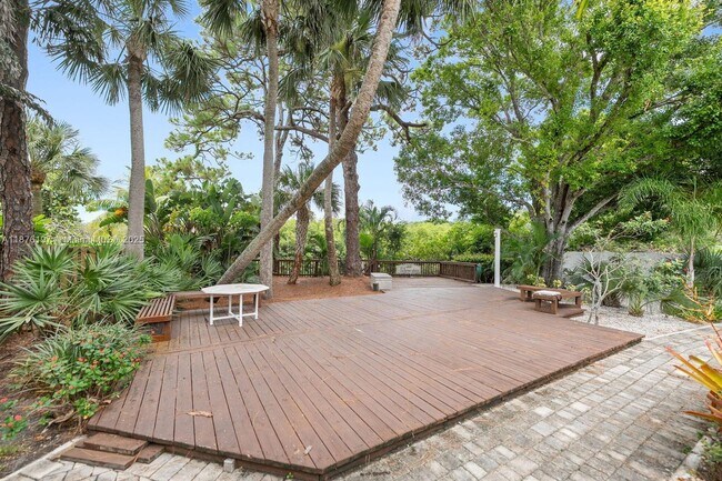 Building Photo - 17982 Tidewater Cir