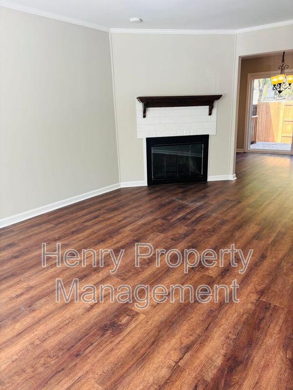 Building Photo - 903 Hampshire Ct