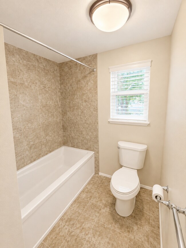 Building Photo - Must See 3 BED/2 Bath Rambler in Yelm Available 8/10/26! Close to JBLM!!!