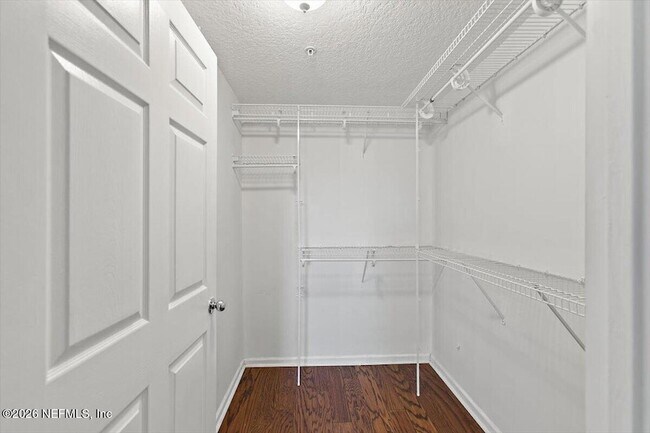 Building Photo - 1010 Bella Vista Blvd