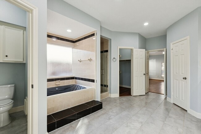 Building Photo - 14819 Walbrook Dr