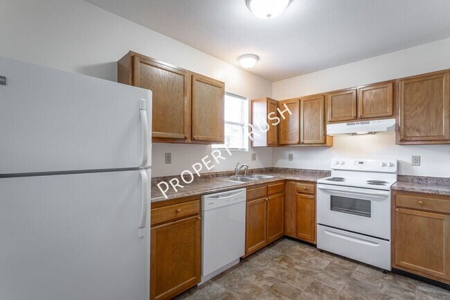 Building Photo - 420 Hedgewood Dr