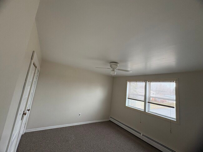 Building Photo - 23 St David St