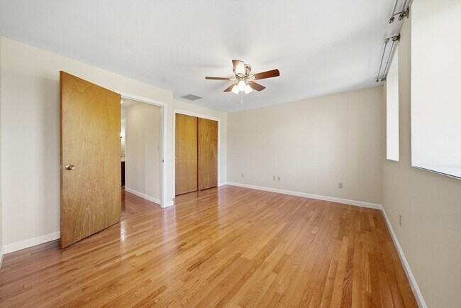 Building Photo - 30 Conant St