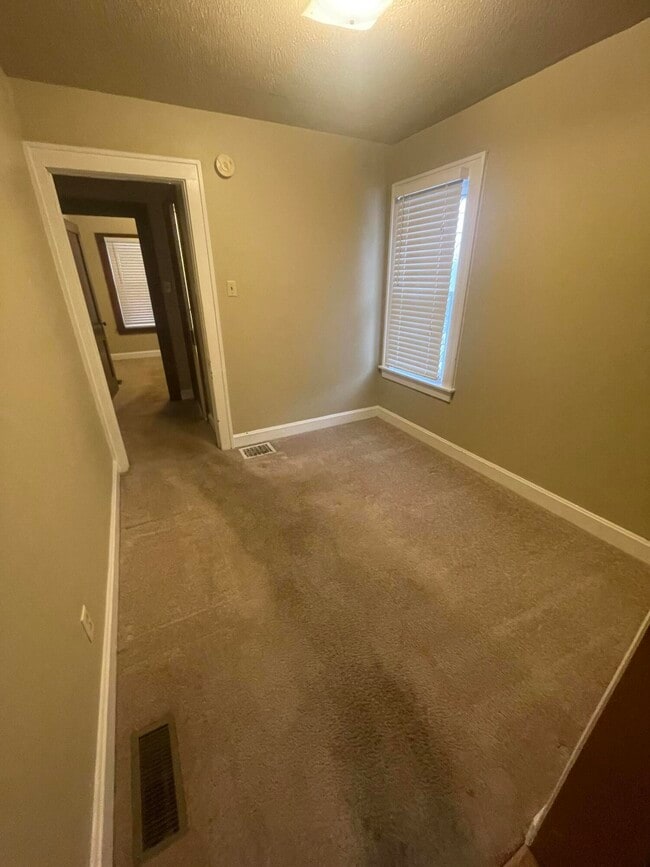 Building Photo - 8224 W Main St